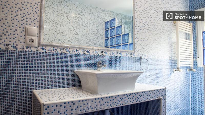 Foto f28b0a84-89d3-4955-bc46-4453cfa50be4. Location appartement avec chauffage dans Portazgo Madrid