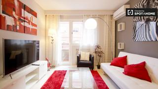 Rent Flat in Ciudad Jardín. Precioso apartamento de 1 dormitorio en alquiler en charmartín,