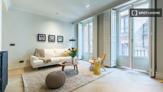 Miete Etagenwohnung in Embajadores-Lavapiés. Apartamento de 2 dormitorios en alquiler en sol, madrid