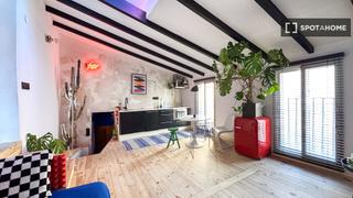 Location Appartement à Embajadores-Lavapiés. Piso de diseño de 1 dormitorio en alquiler en antón martín, madr