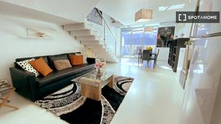 Miete Etagenwohnung in Virgen del Cortijo-Manoteras. Piso de 4 habitaciones en alquiler en valdefuentes, madrid.