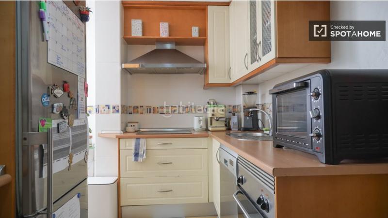 Foto bd3757c8-1cd6-46f7-95c6-0be0f27ec6a0. Miete etagenwohnung mit heizung in Moscardó Madrid