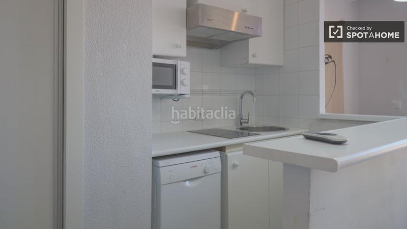 Foto cf947fc8-a79a-417c-a21b-f9d71609699a. Alquiler piso estudio en alquiler en malasaña, en Madrid