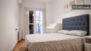 Rent Flat in Cortes-Huertas. Piso de 2 habitaciones en alquiler en cortes, madrid