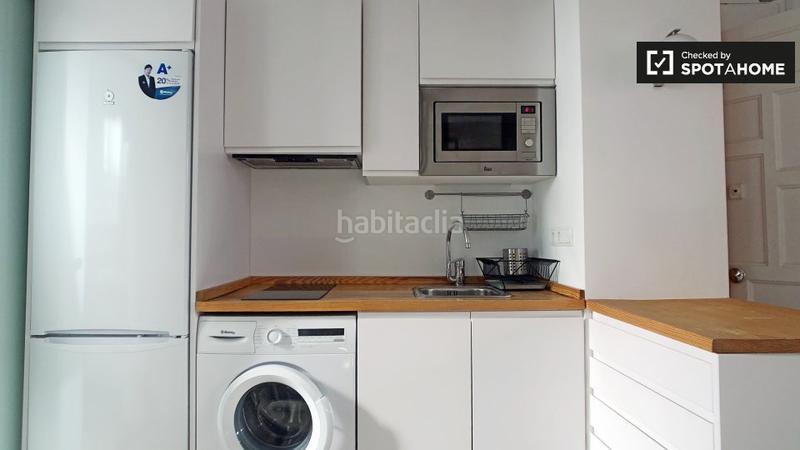 Foto 25f3f8e1-a6ea-46a3-802a-14cdc1b69e40. Alquiler piso lindo estudio en alquiler en almagro y trafalgar, en Madrid