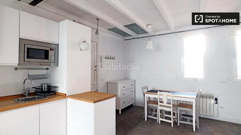 Foto 5c460ebc-3f5d-47d0-8c4f-da560a503d72. Alquiler piso lindo estudio en alquiler en almagro y trafalgar, en Madrid