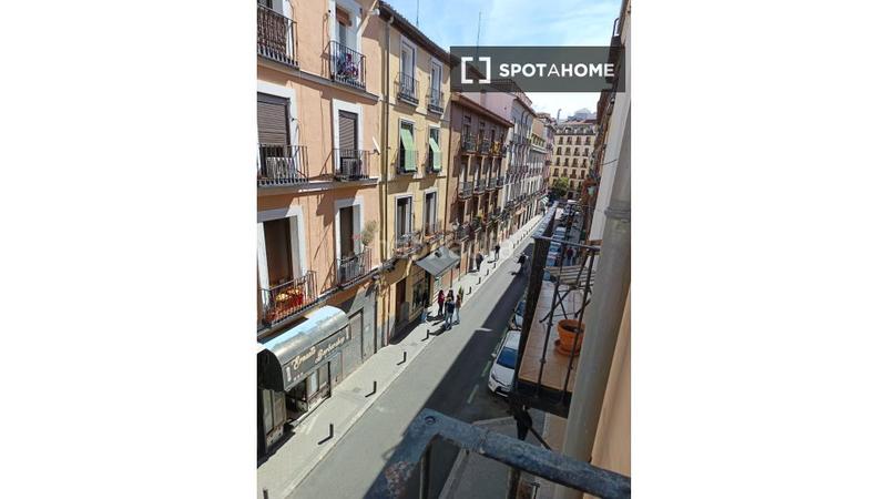 Foto f53deead-f2a1-4d85-bbd9-869ebceded40. Alquiler piso apartamento de 3 dormitorios en alquiler en embajadores, en Madrid