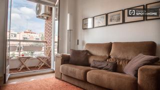 Rent Flat in Pacífico. Piso de 2 habitaciones en alquiler en pacífico, madrid