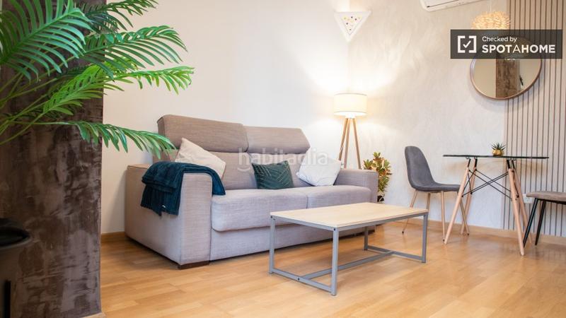Foto 7851c715-a71c-4443-9369-f94dbe311170. Alquiler piso apartamento de 1 dormitorio en alquiler en embajadores, en Madrid
