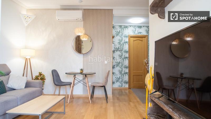 Foto 8ee6e2a2-b2a3-4c50-bf02-e252d5432c8e. Alquiler piso apartamento de 1 dormitorio en alquiler en embajadores, en Madrid
