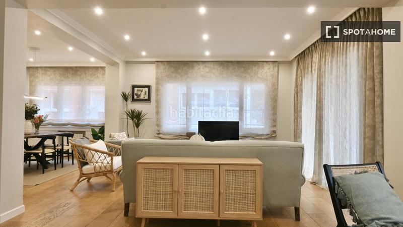 Foto bb7037e9-83f3-4c5b-9f31-fd478f34ce54. Alquiler piso apartamento de 3 habitaciones en alquiler en Madrid