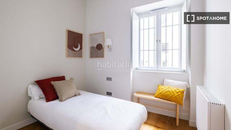 Foto 7329e52b-6e56-42e1-8395-2f2337874f48. Alquiler piso apartamento de 3 dormitorios en alquiler en malasaña, en Madrid
