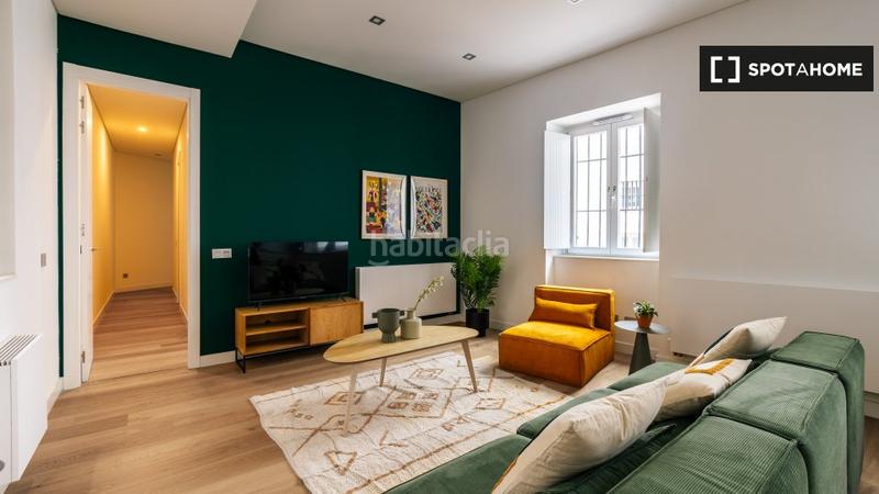 Foto 7a0e128b-b8f1-415c-85cc-057fc016bc3a. Alquiler piso apartamento de 3 dormitorios en alquiler en malasaña, en Madrid