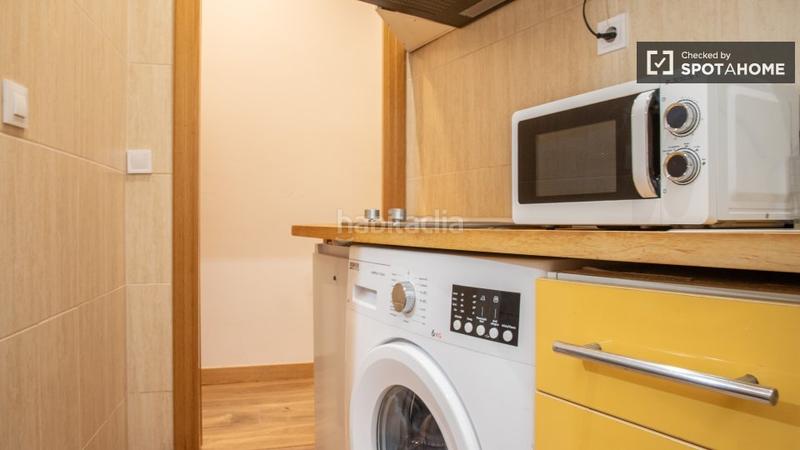 Foto 24d4f413-c76d-4df5-b3d9-3f5cec2e1feb. Alquiler piso apartamento de 2 dormitorios en alquiler en embajadores, en Madrid