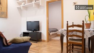 Location Appartement à Embajadores-Lavapiés. Se alquila piso de 2 habitaciones en la latina, madrid.