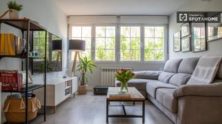 Location Appartement à Media Legua. Piso en alquiler de 2 dormitorios en moratalaz, madrid