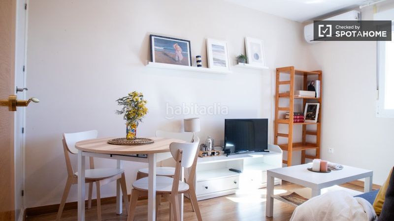 Foto 4b9674f7-e6fb-4313-a42e-79b5b95921f0. Rent flat with heating in Embajadores-Lavapiés Madrid