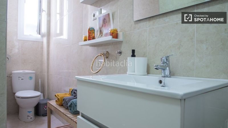 Foto f3215fcd-6bfa-4b2a-b414-1ec1f521ac79. Rent flat with heating in Embajadores-Lavapiés Madrid
