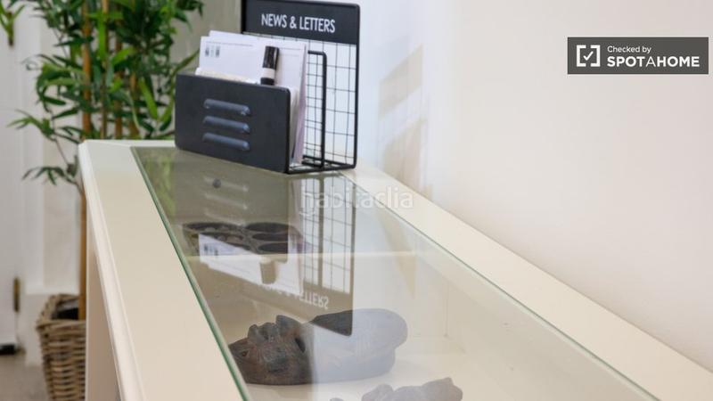 Foto 8b855e04-bda1-4f3e-a7c3-50610a92b929. Alquiler piso apartamento de 3 dormitorios en alquiler en cuatro caminos, en Madrid