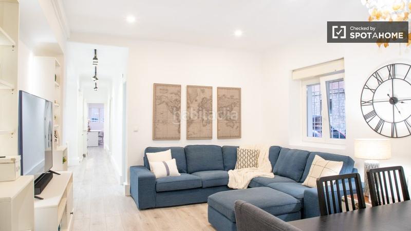 Foto c688ee21-b009-4db6-9889-da960e44f6f0. Alquiler piso apartamento de 3 dormitorios en alquiler en cuatro caminos, en Madrid