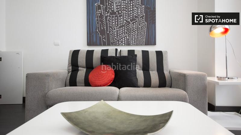 Foto 01526df5-e5c2-4410-89d2-1bc227d63da2. Alquiler piso apartamento en alquiler en chueca, en Madrid