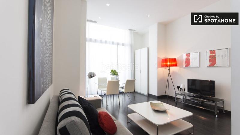 Foto c504b7ef-0dee-44bb-accf-a42ba922be75. Alquiler piso apartamento en alquiler en chueca, en Madrid