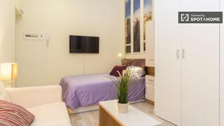 Rent Flat in Palacio. Brillante renovado estudio con aire acondicionado en el centro d