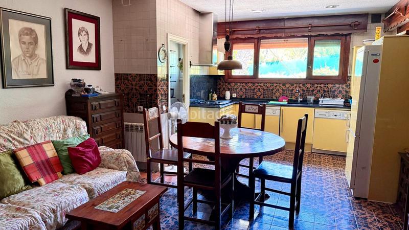 Foto 58287399-e5aa-41c6-b980-4d042ad985cb. Xalet amb xemeneia calefacció aparcament piscina a Madrid