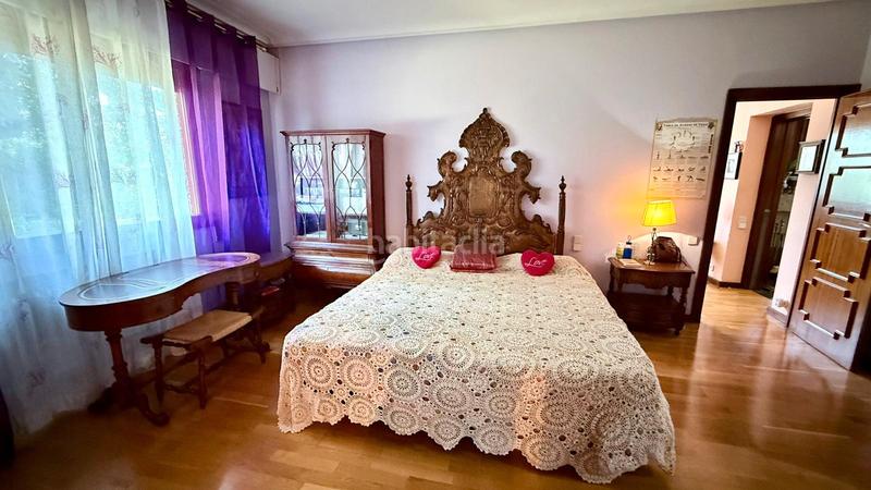 Foto 7326aba7-1025-4bd2-9d7b-580c92d61fda. Xalet amb xemeneia calefacció aparcament piscina a Madrid