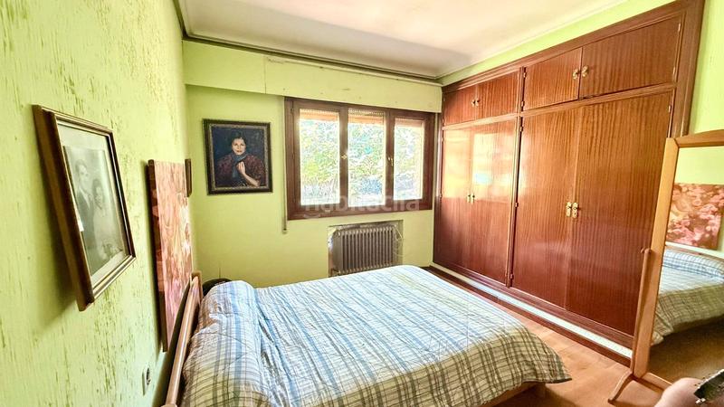 Foto b6612e6c-110f-4fd6-9b4d-815e4e9ffd4f. Xalet amb xemeneia calefacció aparcament piscina a Madrid