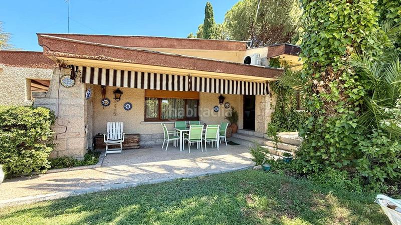 Foto c3c27221-df30-47fb-a558-9ed2c7a0658a. Xalet amb xemeneia calefacció aparcament piscina a Madrid