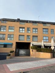 Dúplex  Calle castillo de arévalo. ? bajo exclusivo con jardín y terraza de 55 m² en urbanización p