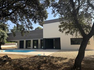 Chalet  Calle cádiz. ? chalet de obra nueva en esquina con piscina y aerotermia – dis