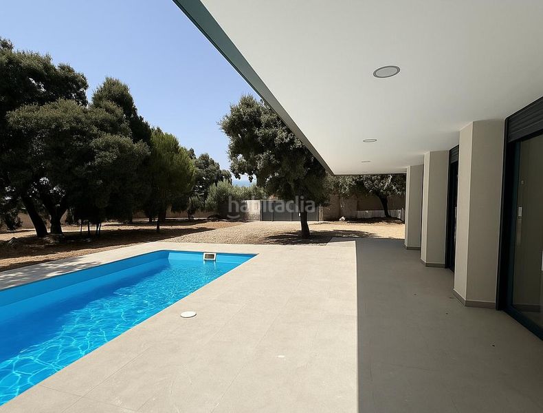 Foto 6a556802-7655-4498-86d2-9d836e398488. Xalet amb calefacció aparcament piscina a Mojadillas-Parque de las Infantas-El Paraiso Valdemorillo