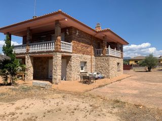 Chalet  Las charquillas. ?? tu nuevo hogar en valdemorillo: naturaleza, privacidad y espa