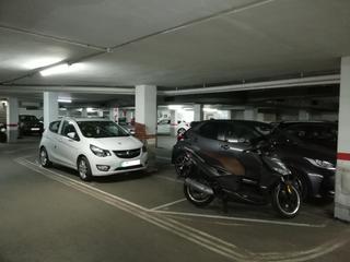 Aparcament cotxe  Carrer del mariscal cabanes. Plaza parking para coche pequeño