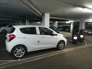 Aparcament cotxe  Carrer del mariscal cabanes. Plaza parking para coche pequeño