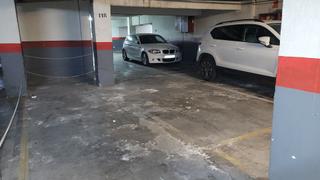 Autoparkplatz in Artigues. Parking doble