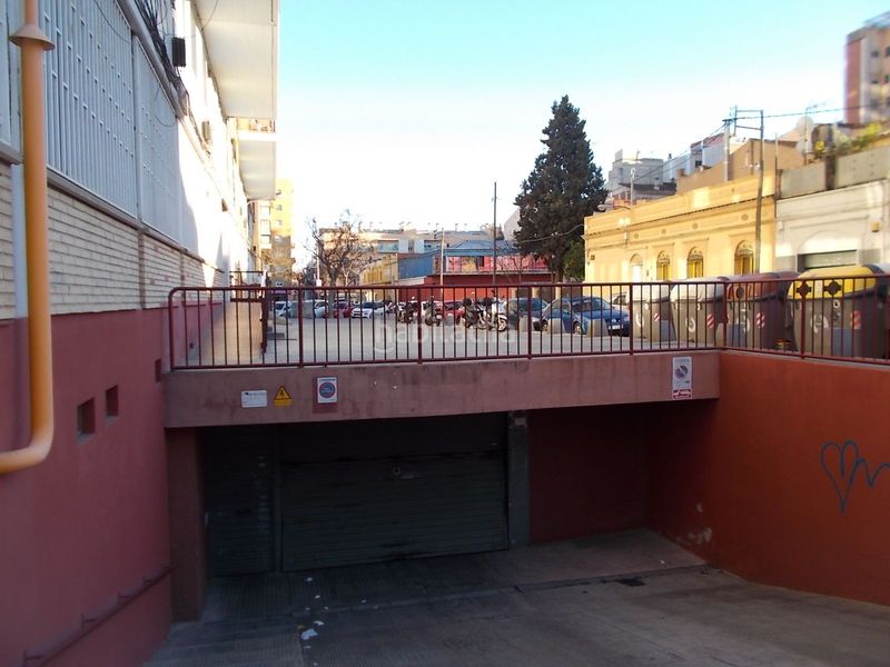 Foto c9fd3528-f2a4-4c93-866a-dfc12b7581be. Affitto posto auto in carrer d'en garriga 174 in Progrés - Pep Ventura Badalona