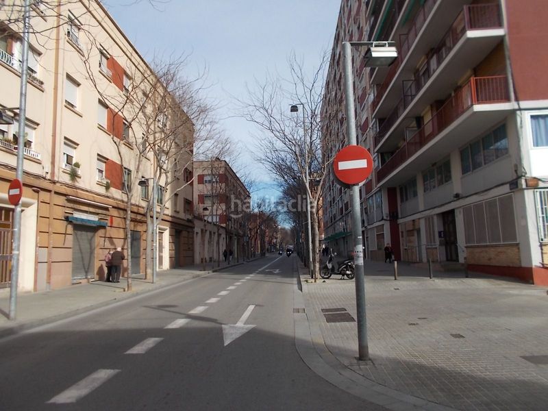 Foto cb9cb6ed-fb13-494c-ad60-aae6a7b2b486. Affitto posto auto in carrer d'en garriga 174 in Progrés - Pep Ventura Badalona