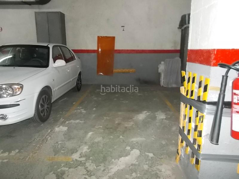 Foto 2ecc1795-29b1-4085-a84e-6477b371586c. Parking coche plaza de parking de facil acceso y maniobra en Badalona