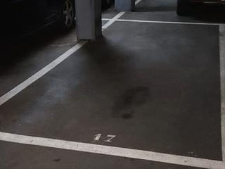 Location Parking voiture  Carrer de rocafort. Parking para coche pequeño o motos