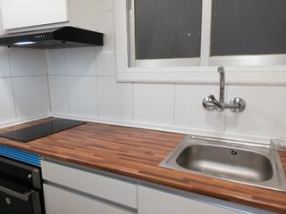 Appartamento  Carrer del general weyler. Piso en venta con inquilinos y contrato de alquiler en vigor y a