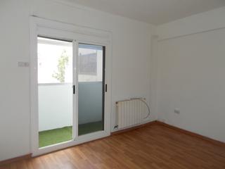 Appartement  Carrer del general weyler. Piso en venta con inquilinos y contrato de alquiler en vigor y a