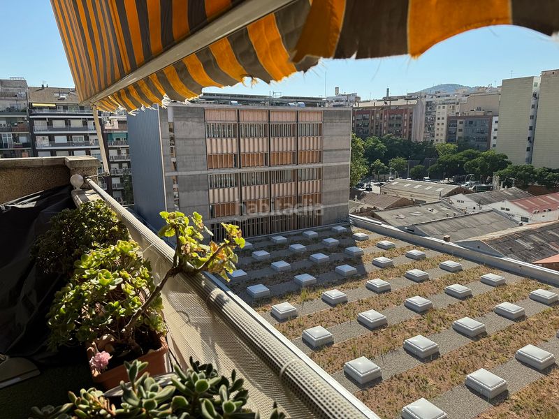 Foto b5c85f89-cbc7-4f5c-beb9-fb2d44a56e98. Àtic amb calefacció aparcament a Navas Barcelona