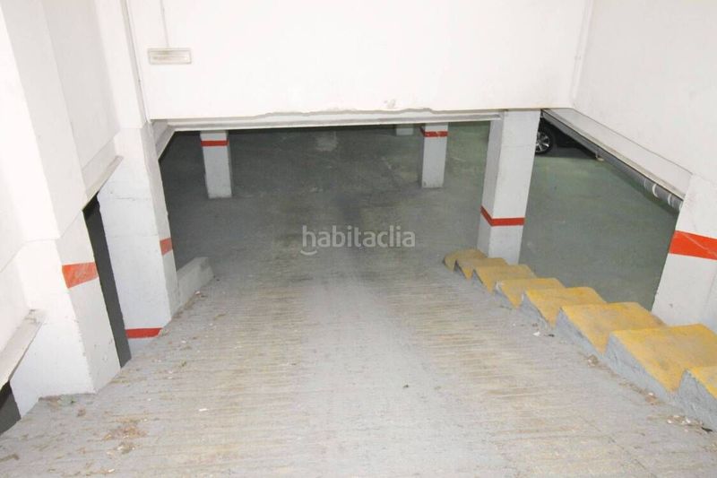Foto ad1d8e53-e27c-46bd-874f-d0d6efaa9f41. Aparcament cotxe a Col·legis Nous Mollet del Vallès