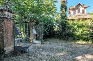 Casa a Arxiu. La casa calado es un edificio modernista para restaurar del ao