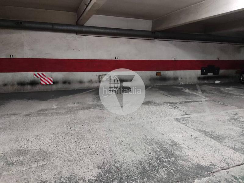 Foto feaab5f9-1a7c-49a1-9b24-21b2f1877d21. Autoparkplatz in Centre Mollet del Vallès