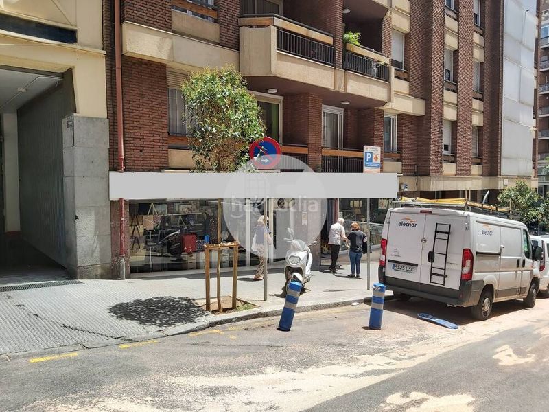 Foto db5c5062-9c1c-43a1-ab91-d6d56e33bdfb. Local comercial a La Salut Barcelona