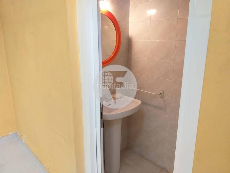 Foto 85d0f8b3-9a38-493b-9ab4-84e11169951c. Location local commercial dans Joan Prim Granollers